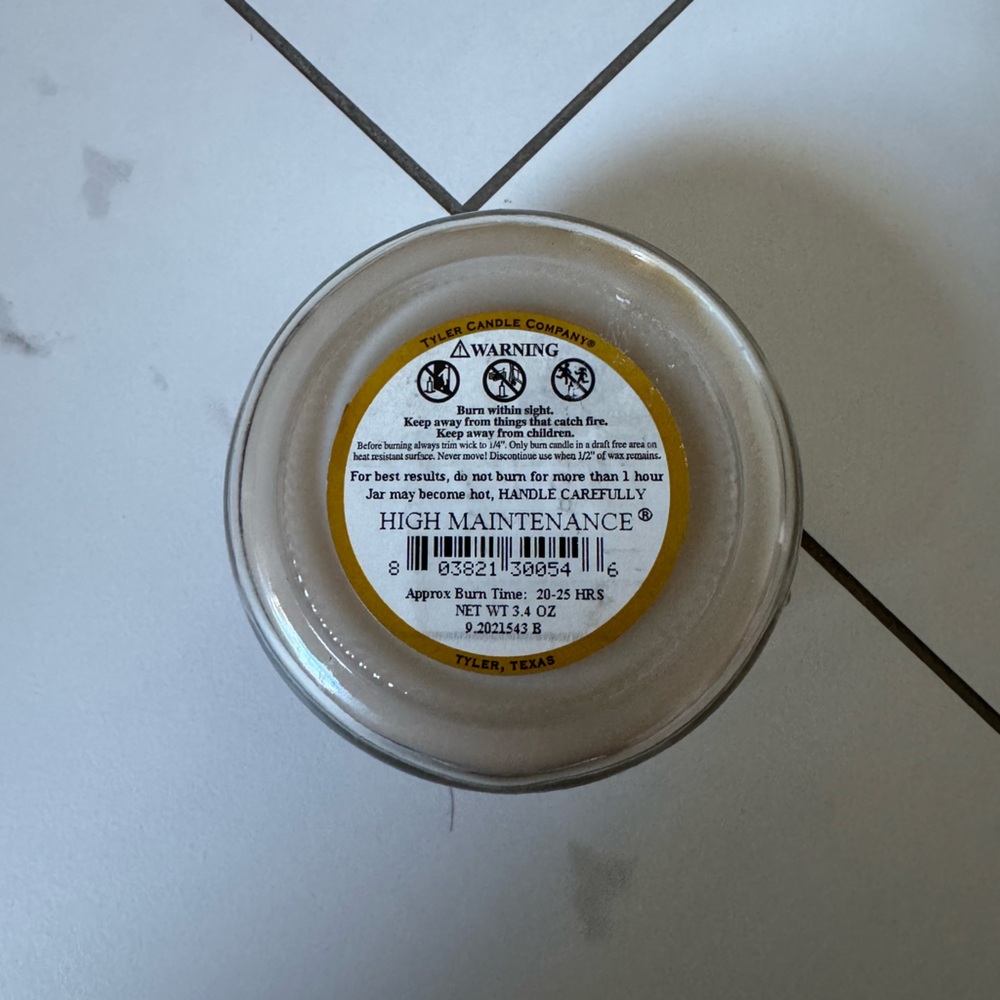 TYLER CANDLE COMPANY “DIVA” SCENT (1 PC) - Picture 3 of 3